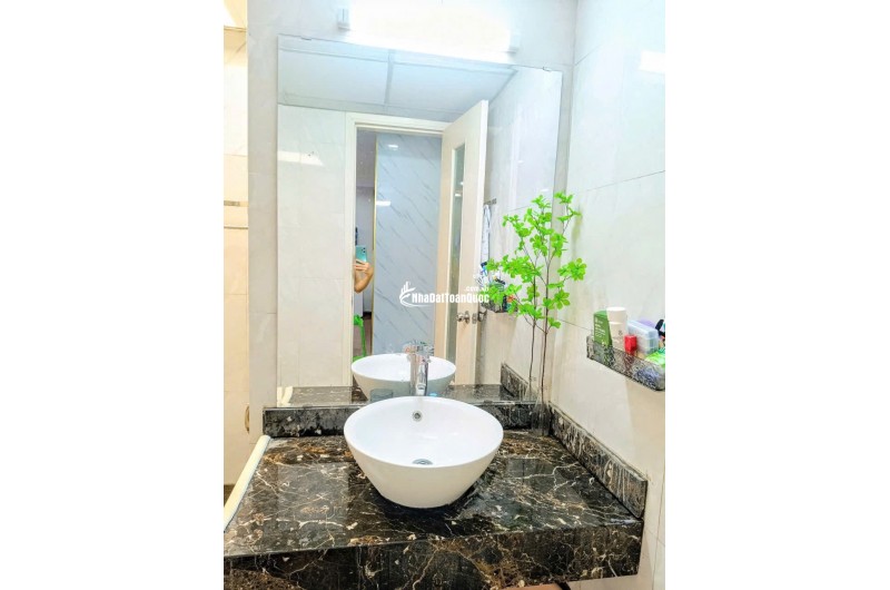 Căn hộ chung cư view hồ 83m2, 3 ngủ toà HH Linh Đàm giá chỉ 3.x tỷ