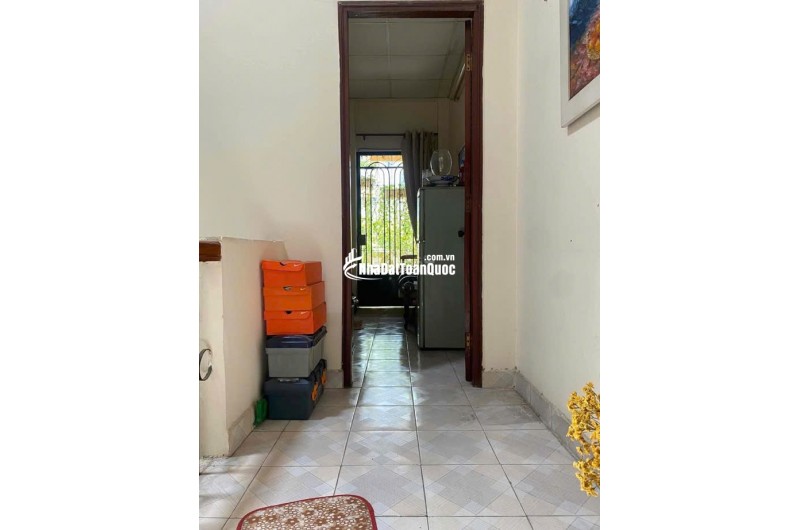 Bán nhà MT Trương Hoàng Thanh P12 Tân Bình 2 lầu (4PN, 3WC)