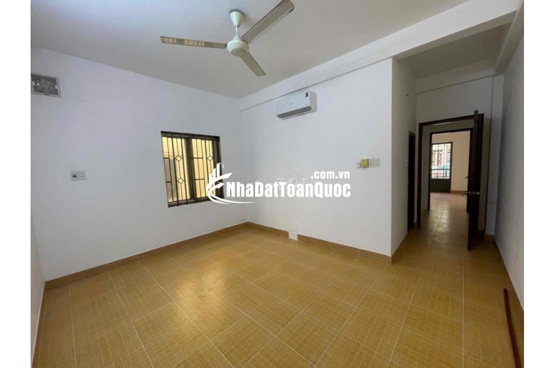 Bán nhà 1 trệt 2 lầu 1 sân thượng số 12 Đồng Nai P2 Q Tân Bình