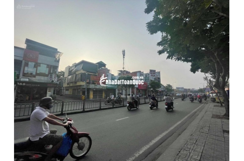 Cho thuê nhà góc 2MT 166 Nguyễn Oanh, Gò Vấp. DT: 4.5x25m, 3 tầng
