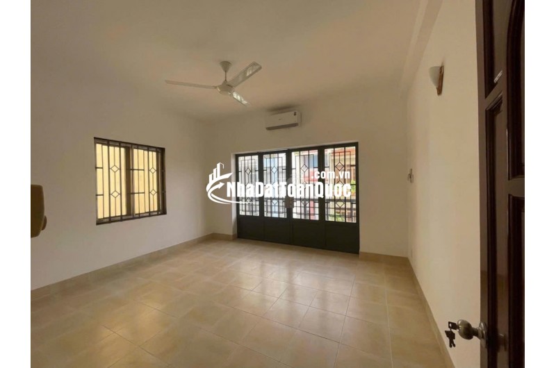 Bán nhà 1 trệt 2 lầu 1 sân thượng số 12 Đồng Nai P2 Q Tân Bình