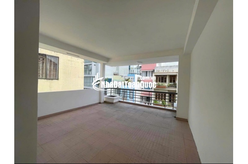 Bán nhà 1 trệt 2 lầu 1 sân thượng số 12 Đồng Nai P2 Q Tân Bình