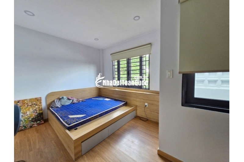 Bán nhà 3 tầng, 3PN , Phú Châu, Tam Bình, Thủ Đức. DT 54m2, SH, 7.2 tỷ. LH: 0933125879