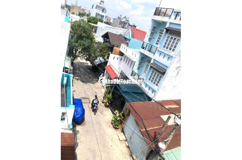 BÁN NHÀ 2 LẦU + SÂN THƯỢNG GẦN TÔ KÍ – GIÁ CHỈ 5 TỶ XXX