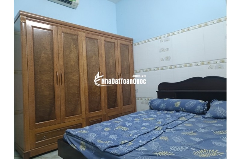 NHÀ 2 TẦNG BTCT - XÂY TƯỜNG 20CM - CÁCH ĐẠI HỌC TÀI CHÍNH MARKETING 50M - CÓ PN TRỆT - SÂN ĐỂ Ô TÔ = 5.8 tỷ
