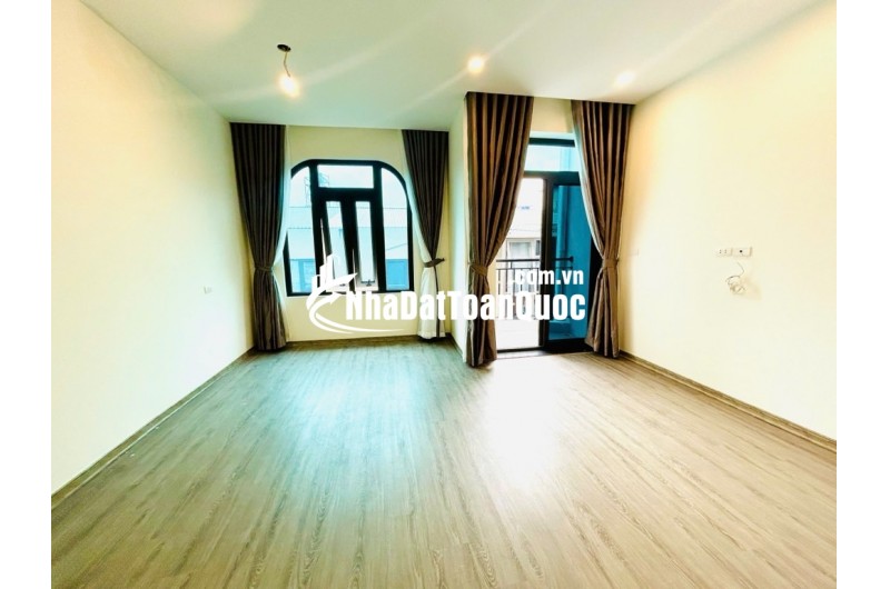 Linh Đàm 54m 4 tầng 13.5 tỉ