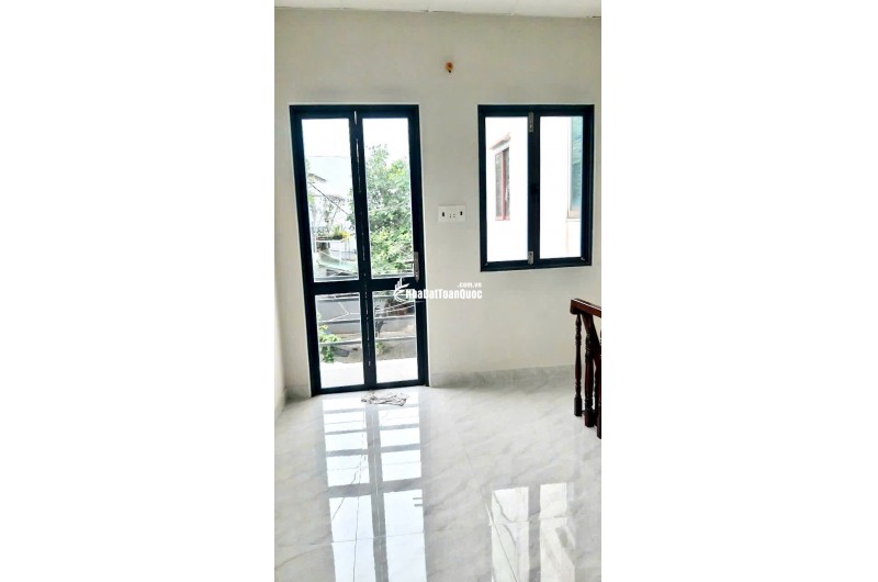 Nhà dưới 2 tỷ: 30m2 Sổ riêng 2 tầng, không QH LG, hẻm 4m sát mặt tiền trung tâm Q11. VŨ 0933910039