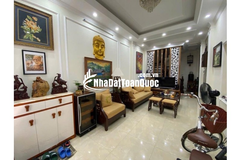 Nhà Thuỵ Phương, 5 tầng, dân xây, xe 45 chỗ đỗ cửa chỉ 6,9 tỷ