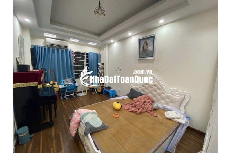Nhà Thuỵ Phương, 5 tầng, dân xây, xe 45 chỗ đỗ cửa chỉ 6,9 tỷ