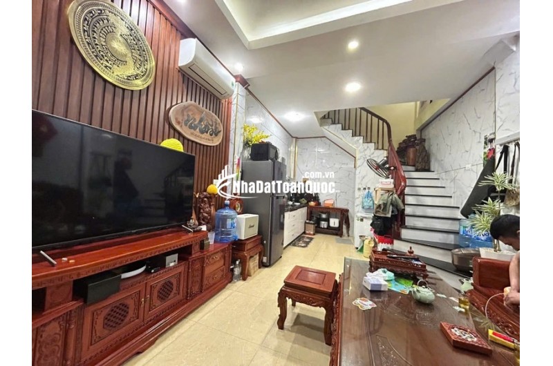 Nhà Mỹ Đình, lô góc, dân xây 40m2, 5 tầng, chào 7.1 tỷ có thương lượng