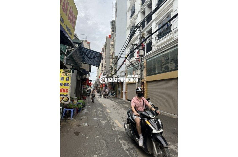 Nhà Mỹ Đình, lô góc, dân xây 40m2, 5 tầng, chào 7.1 tỷ có thương lượng