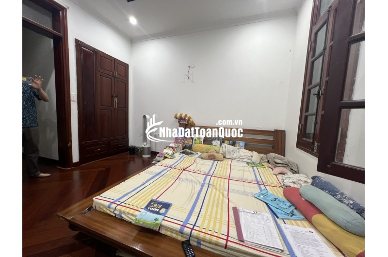 Bán Toà Building Lê Văn Thiêm – Làm Trung Tâm Tiếng Anh, Phòng Khám - Vỉa Hè Rộng