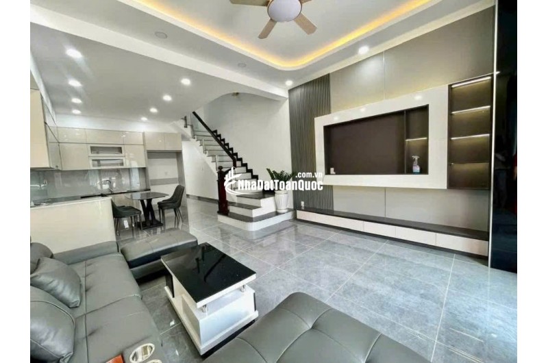 NHÀ GẦN QUỐC LỘ 1A – KẾT CẤU CHẮC CHẮN – GIÁ 2 TỶ 2
