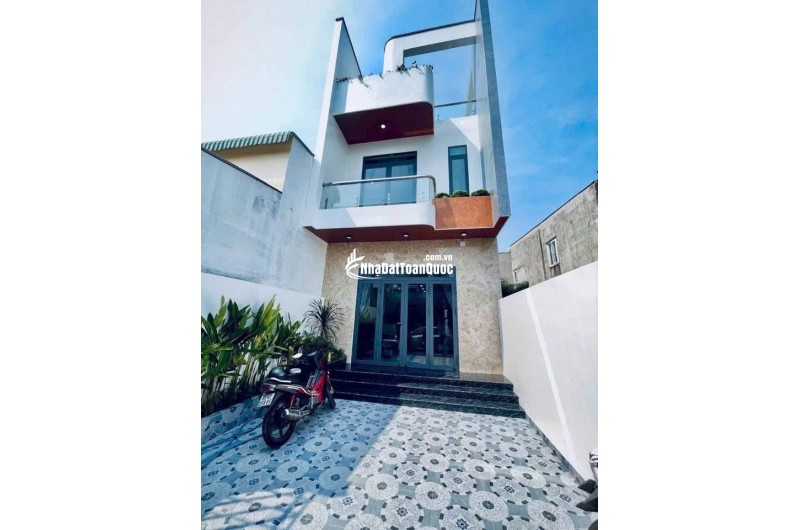 NHÀ GẦN QUỐC LỘ 1A – KẾT CẤU CHẮC CHẮN – GIÁ 2 TỶ 2