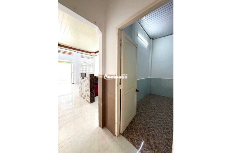 Cần bán nhà mặt tiền 372 Trần Phú, giá 3tỷ350tr, vị trí đẹp, thuận tiện kinh doanh hoặc đầu tư.
 Diện tích: 5m x 20m thổ cư 100%( sau khi trừ qh còn