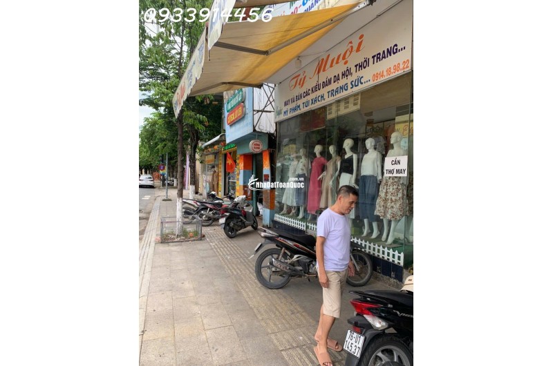 BÁN NHÀ MẶT PHỐ HÙNG VƯƠNG, QUẢNG NGÃI. DT 36M2, 1 TẦNG, GIÁ CHỈ 4 TỶ, SỔ HỒNG RIÊNG