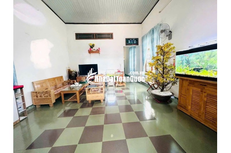 Cần bán Căn Nhà Hẻm 81 Y Wang ngay Bách Hóa Xanh
( NGÃ BA Y WANG - MAI THỊ LỰU )
cách ĐH Tây Nguyên chỉ 300- P. Eatam cũ Giá 2ty750
