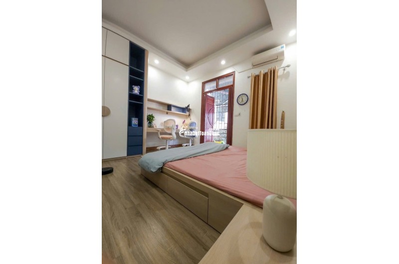 GIÁP BÁT- GIẢI PHÓNG -38M2-6.95 (CTL) Ô TÔ GẦN- 3 THOÁNG- 3 BƯỚC RA PHỐ LỚN- NHÀ Ở NGAY