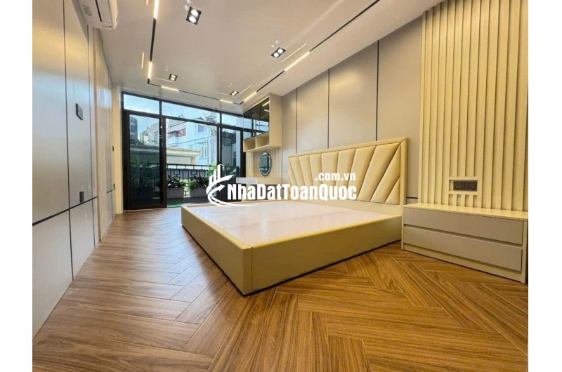 Bán nhà Ngọc Thụy 47m 8 tầng thang máy, gara ô tô giá 13.9 tỷ