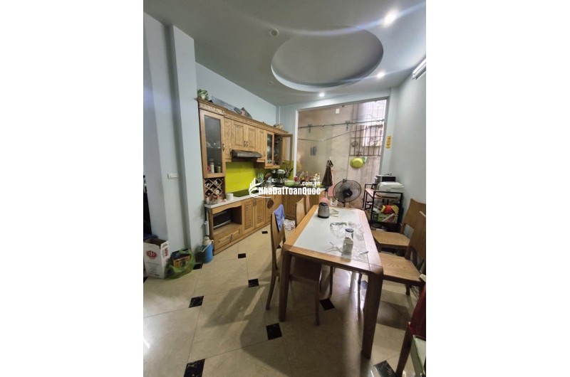 CC BÁN NHÀ TRƯƠNG ĐỊNH  DT 45m2 x 5T- HƠN 9 TỶ- NGÕ 3 GÁC NÔNG RỘNG THOÁNG  KHU TRUNG TÂM ĐẮC ĐỊA!