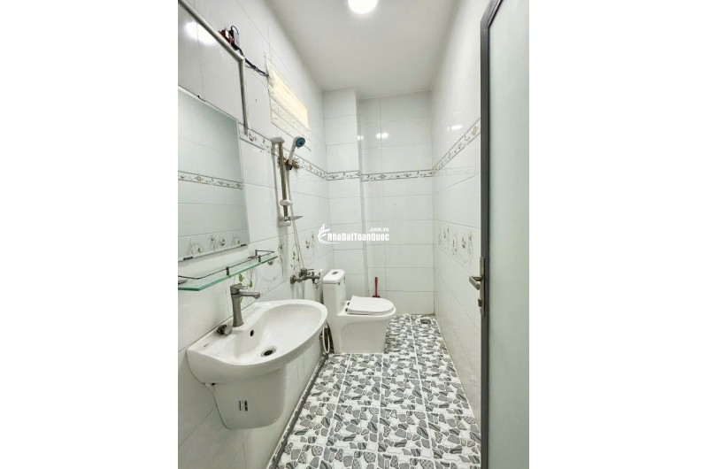 BÁN NHÀ MỚI XÂY – 80M² – TRUNG TÂM TP TÂN AN – GIÁ CHỈ 2 TỶ 3