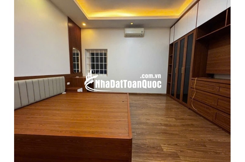 Lạc Long Quân- dân trí cao-tiện ích đầy đủ-thiết kế hiện đại-nhà mới ở ngay-5 tầng giá nhỉnh 10 tỷ.