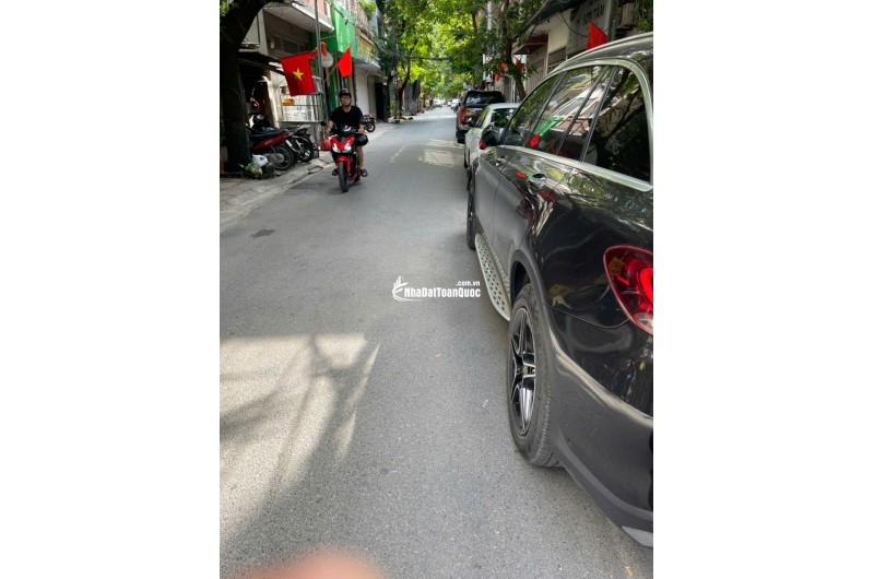 Nhà Tây Hồ 2 thoáng, 32 m, 5 tầng, oto ngủ trong nhà, nhà đẹp ở ngay!