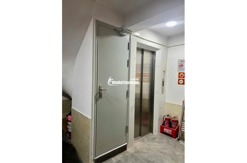 Tây Hồ, 7 tầng, thang máy xịn, MT 14m, dòng tiền 50 triệu/1 tháng!