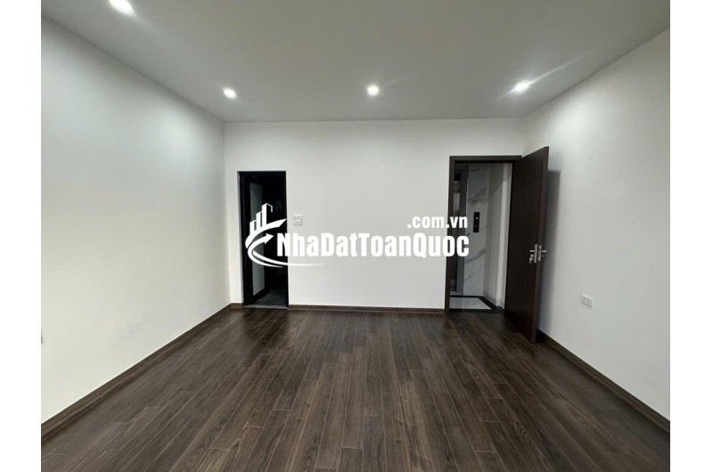 Nhà Tứ Liên - Tây Hồ - 5 tầng - thang máy - chuẩn công năng, về ở luôn giá 9,4 tỷ