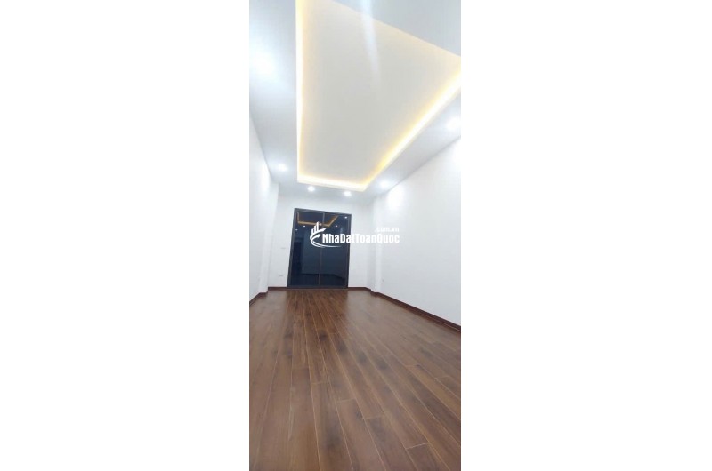 Nhà Tây Hồ 54m, 5 tầng thang máy, oto đỗ cửa đường trước nhà 5m!
