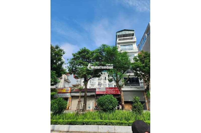 BÁN ĐÁT VÀNG TẠI MẶT PHỐ HỒ TÂY - LẠC LONG QUÂN _170 M .VỈA HÈ 6 M KINH DOANH BẤT CHẤP.XÂY TÒA BIULDING ĐẲNG CẤP