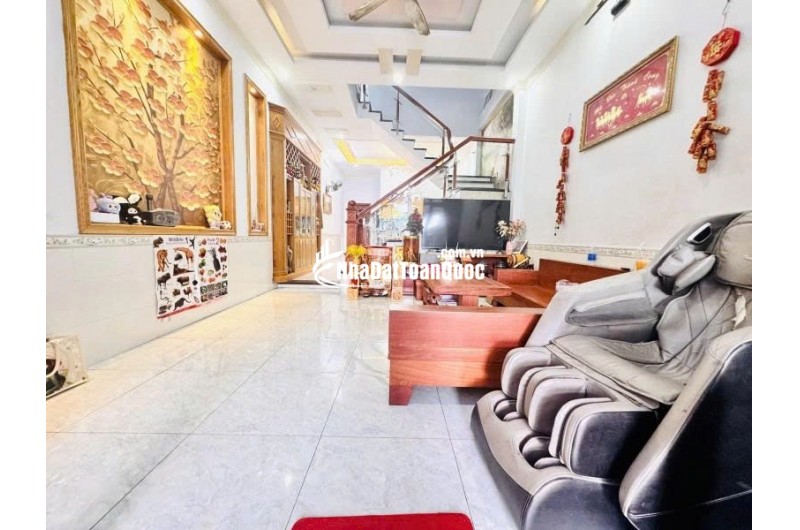 NHÀ ĐẸP TRUNG TÂM ĐÔNG HÒA – ĐƯỜNG Ô TÔ THÔNG TỨ TUNG – NHÀ ĐẸP VÀO Ở NGAY