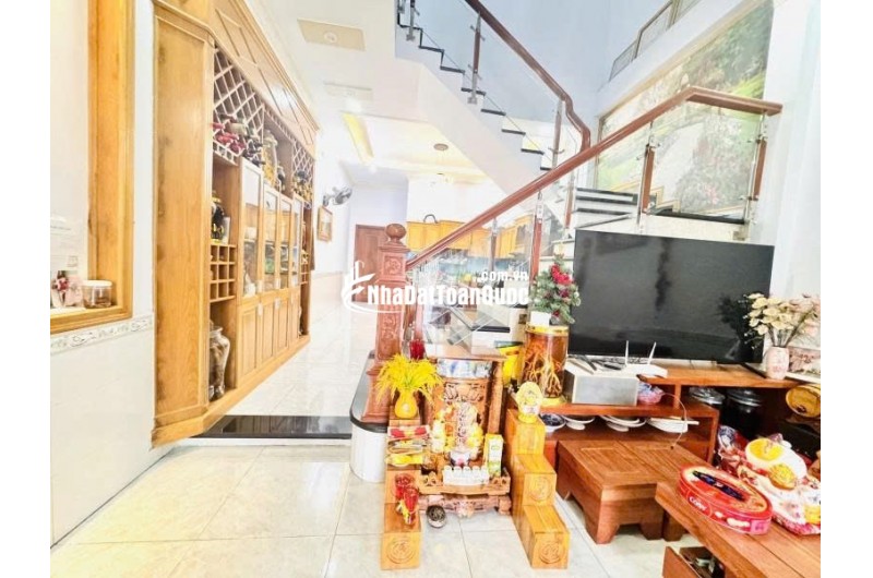 NHÀ ĐẸP TRUNG TÂM ĐÔNG HÒA – ĐƯỜNG Ô TÔ THÔNG TỨ TUNG – NHÀ ĐẸP VÀO Ở NGAY