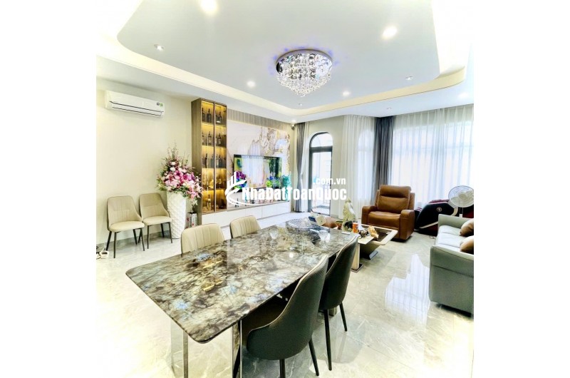 Mặt tiền trục chính Quận 4- KHÁNH HỘI- ngang hơn 5m cao 5 tầng đủ nội thất: 15 Tỷ nhỉnh. 0933910039