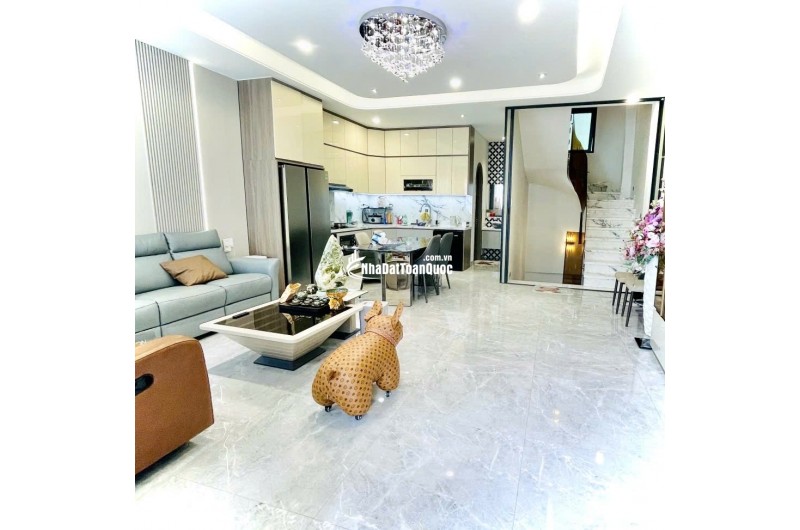Mặt tiền trục chính Quận 4- KHÁNH HỘI- ngang hơn 5m cao 5 tầng đủ nội thất: 15 Tỷ nhỉnh. 0933910039