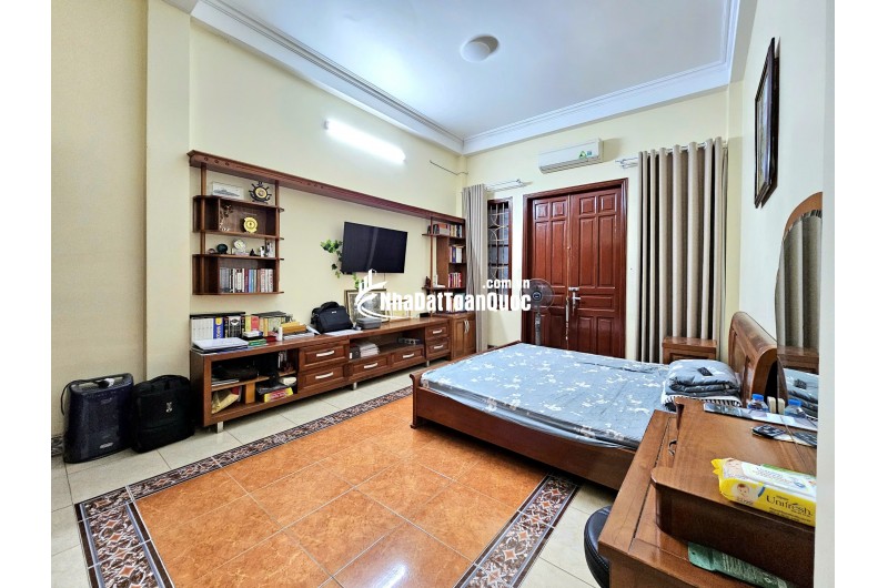 BÁN NHÀ – PHỐ ĐINH TIÊN HOÀNG, HỒNG BÀNG