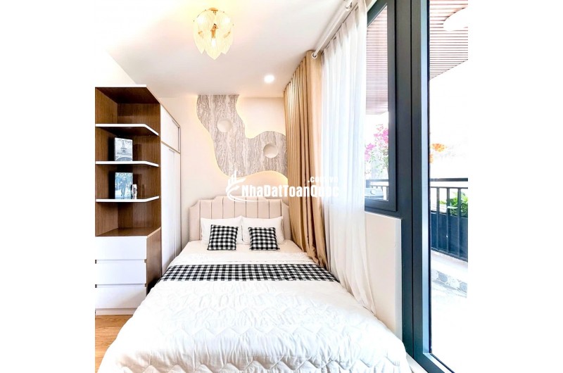 4 Tỷ nhỉnh: Nhà Quận 3- ngay bờ kè Hoàng Sa- Ngang gần 4m, 3 Tầng Full nội thất mới. VŨ 0933910039