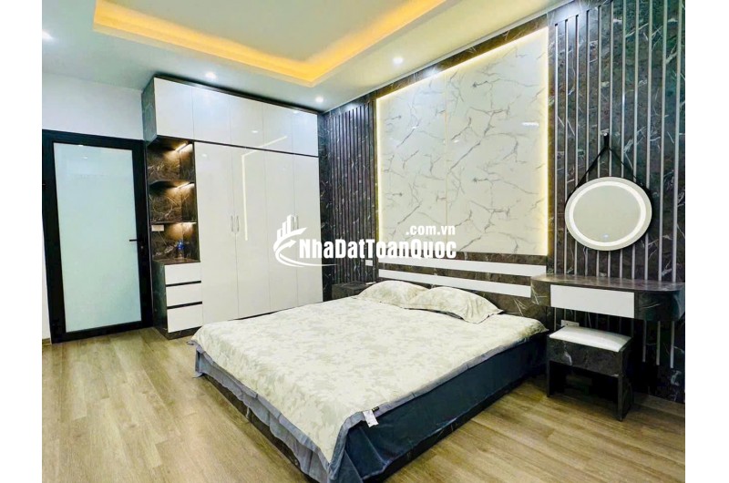 Siêu phẩm lô góc tập thể tầng 1 Trường Chinh 3 mặt thoáng, full đồ ở ngay. ô tô đỗ cầu thang 3PN + 2WC khép kín giá nhỉnh 4 tỷ dt 85 m2
