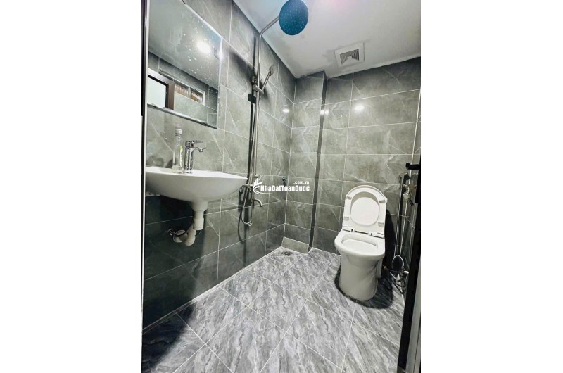Siêu phẩm lô góc tập thể tầng 1 Trường Chinh 3 mặt thoáng, full đồ ở ngay. ô tô đỗ cầu thang 3PN + 2WC khép kín giá nhỉnh 4 tỷ dt 85 m2