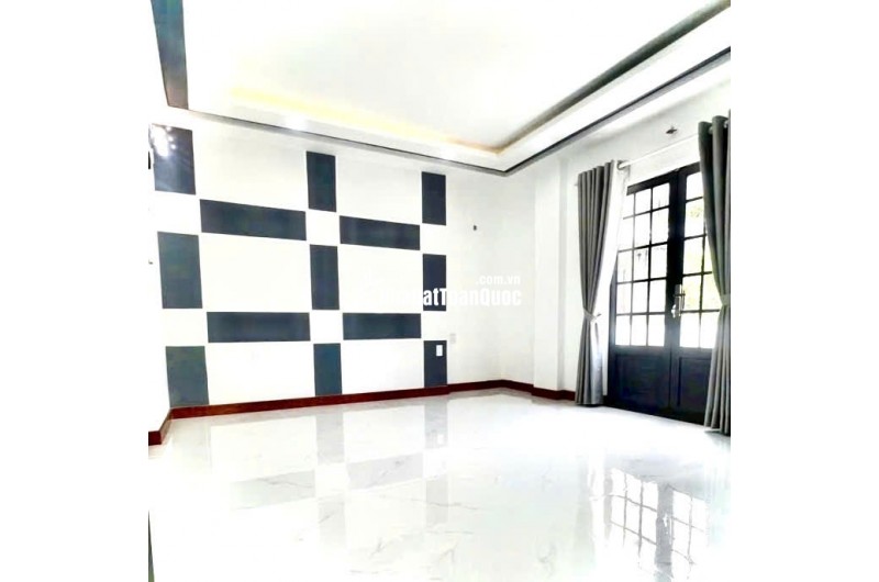 Hẻm xe hơi Quận 10- ĐH Kinh Tế- 3 Phòng ngủ 4 Tầng 5m ngang: 6 Tỷ hơn (số tiến 3456) VŨ 0933910039