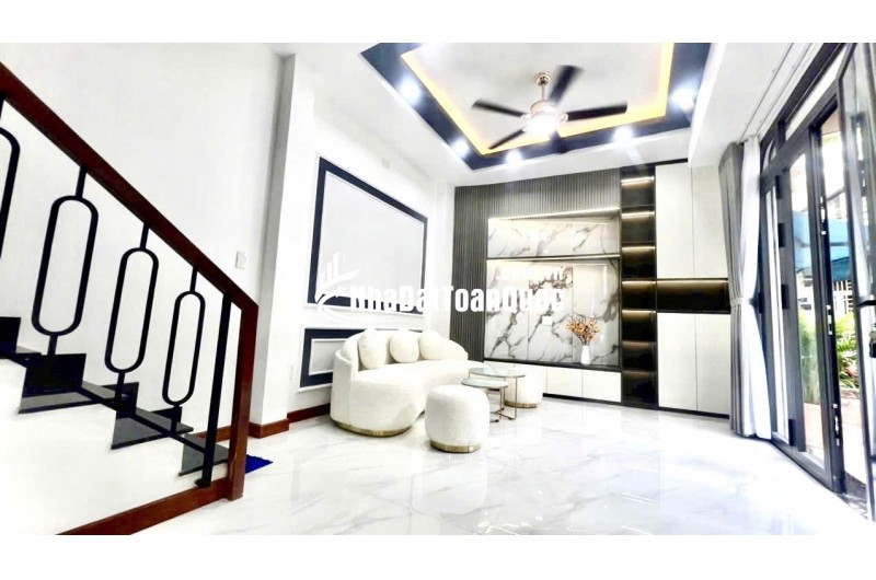 Hẻm xe hơi Quận 10- ĐH Kinh Tế- 3 Phòng ngủ 4 Tầng 5m ngang: 6 Tỷ hơn (số tiến 3456) VŨ 0933910039