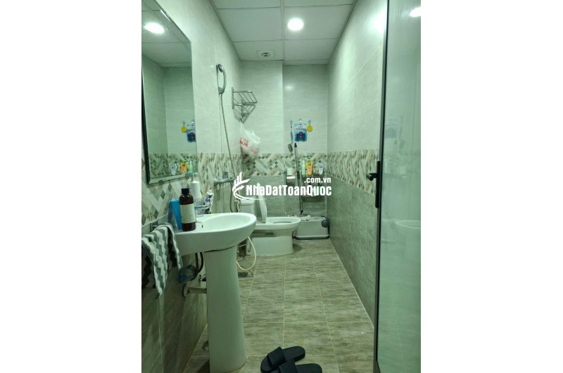 Nhà Trần Quốc Hoàn 60m2 x 4T x MT5m, PLô, ô tô, giá 21.8 tỷ