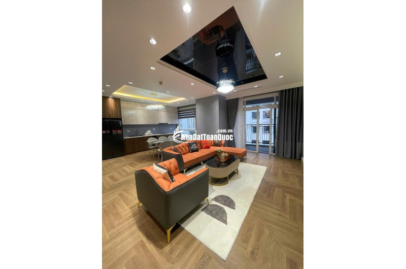 Bán Căn Hộ  Royal City 130m² – 2PN Rộng Rãi – View Đẹp – Tầng Cao – Hướng  Mát Mẻ