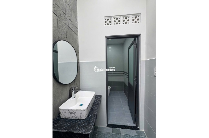  CHÍNH CHỦ BÁN NHÀ MỚI XÂY GẦN KCN CẦU TRÀM LONG, LONG AN GIÁ 2 TỶ 6 SHR