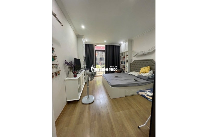 NHÀ MẶT PHỐ TRUNG TÂM QUẬN THANH XUÂN. 36x4T