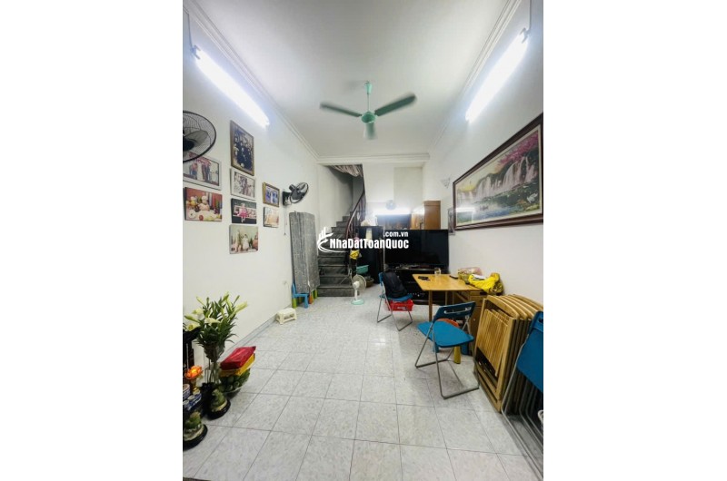ĐỐNG ĐA - CHỈ 8 TỶ CÓ NHÀ 33M X 4 TẦNG - NGÕ THÔNG, KINH DOANH, 10M RA Ô TÔ TRÁNH, Ô TÔ  DỪNG ĐỖ NGÀY ĐÊM  