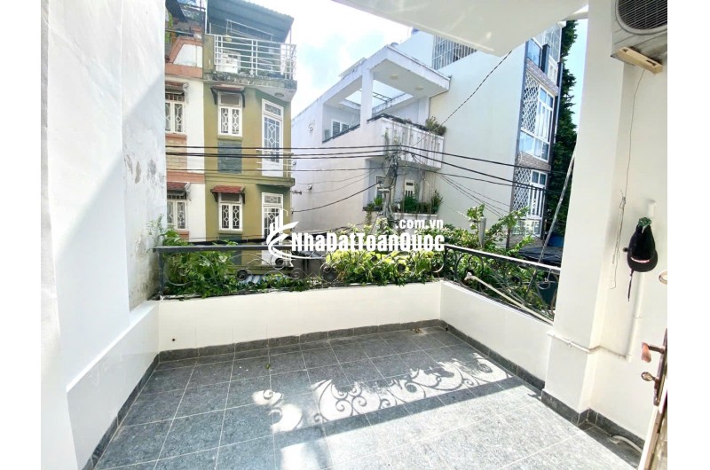 22 Triệu: nguyên căn XE HƠI TRONG NHÀ- Hoàng Hoa Thám- 3 Tầng 4 Phòng- Bếp & 4 Máy Lạnh. 0933910039