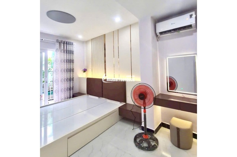 4 Tỷ nhỉnh: Cầu vượt 3/2 Quận 10 - Căn góc 2 view 3 Phòng ngủ 4 Tầng Full nội thất. VŨ 0933910039