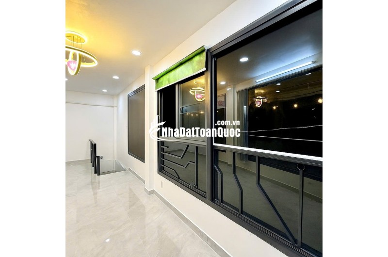 5.6 Tỷ: Mặt tiền Quận 1 Tân Định HOÀNG SA- NGANG 9M- căn góc 2 Tầng- thu nhập 240Tr. VŨ 0933910039