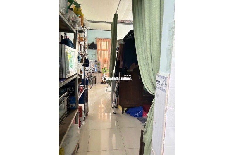 Bùi Đình Túy 72 m2,  2tầng ,  4.4 x17,  9.8 tỷ Phường 12 Bình Thạnh
Nhà cũ tiện xây mới, 3PN, 2 vệ sinh
Lh Thanh Hải 0905005058